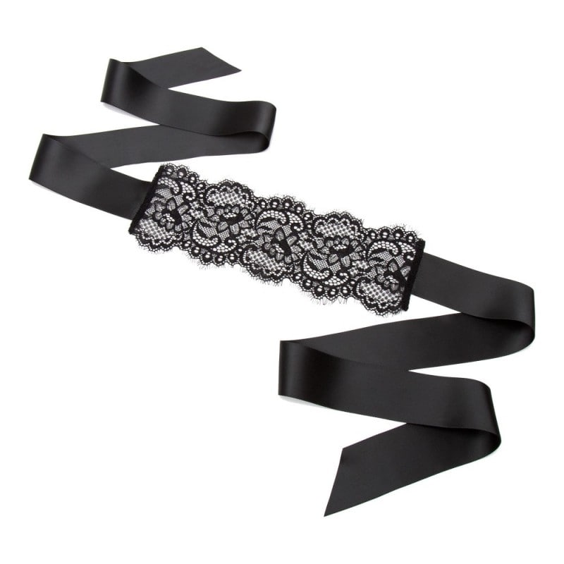 bondage-boutique-masque-dentelle-noire
